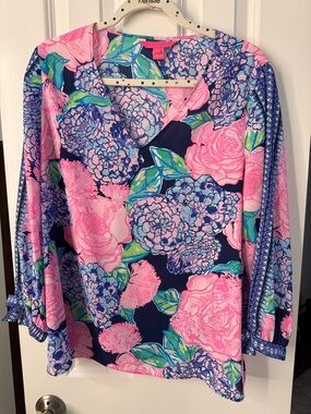 Lilly Pulitzer Pink & Navy Floral V-Neck Tunic